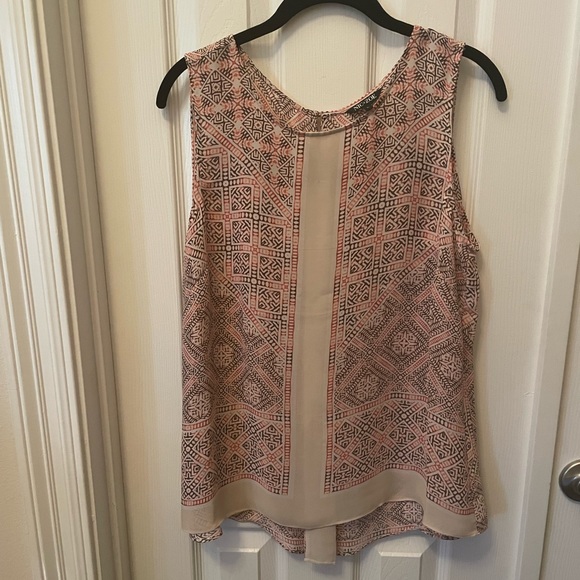 Nic and Zoe sleeveless shell. Tan and pink. - Picture 2 of 5